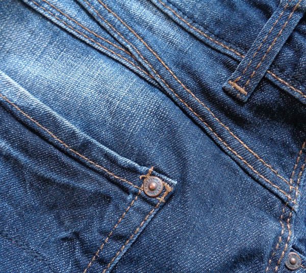 How to deal with the faults of the used denim, spots and discolor.
