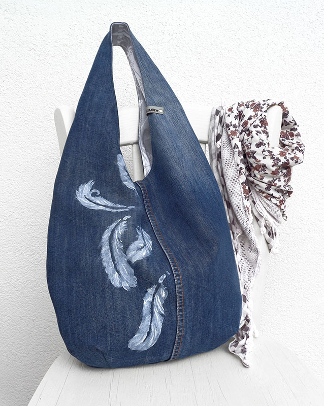 bag with feathers